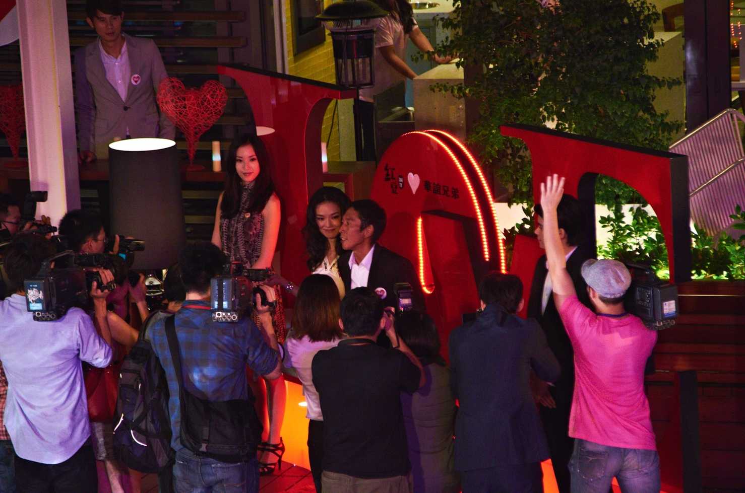 台北W飯店結合鈕承澤的新作《愛LOVE》、音樂DJ、美食